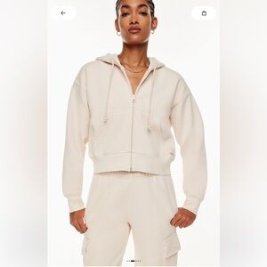 Aritzia TNA Cozy Sweatfleece Boyfriend Boxy Zip Hoodie